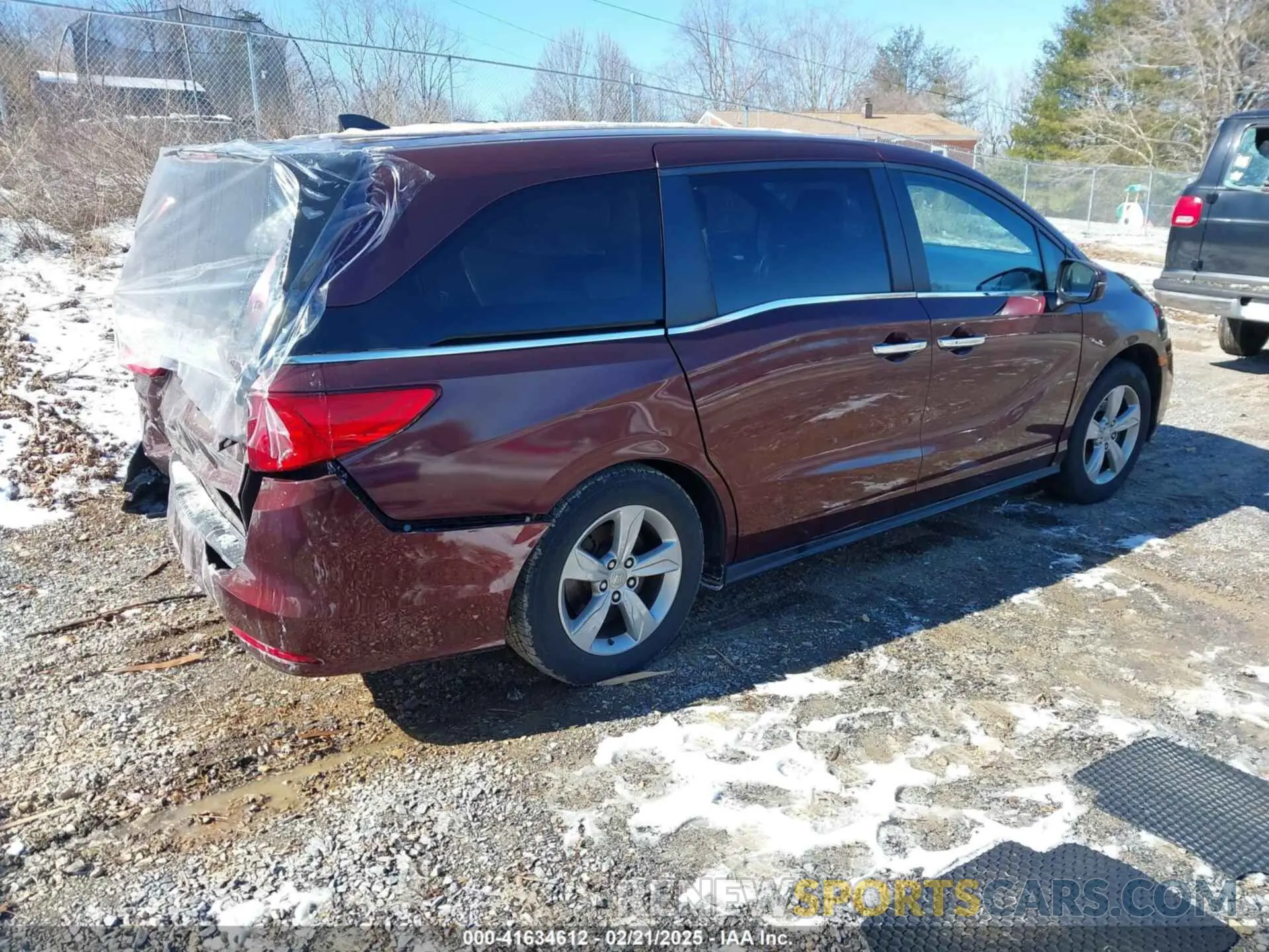 4 Photograph of a damaged car 5FNRL6H71KB011113 HONDA ODYSSEY 2019
