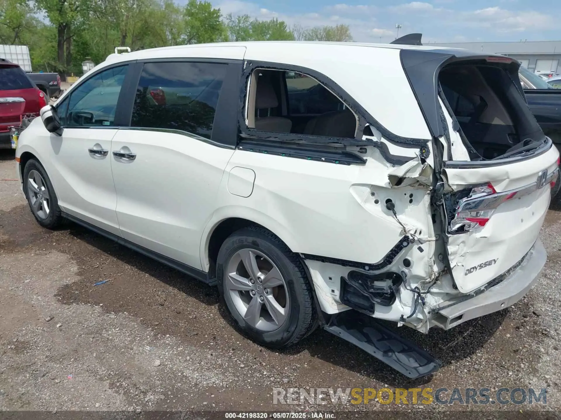 3 Photograph of a damaged car 5FNRL6H71KB081808 HONDA ODYSSEY 2019