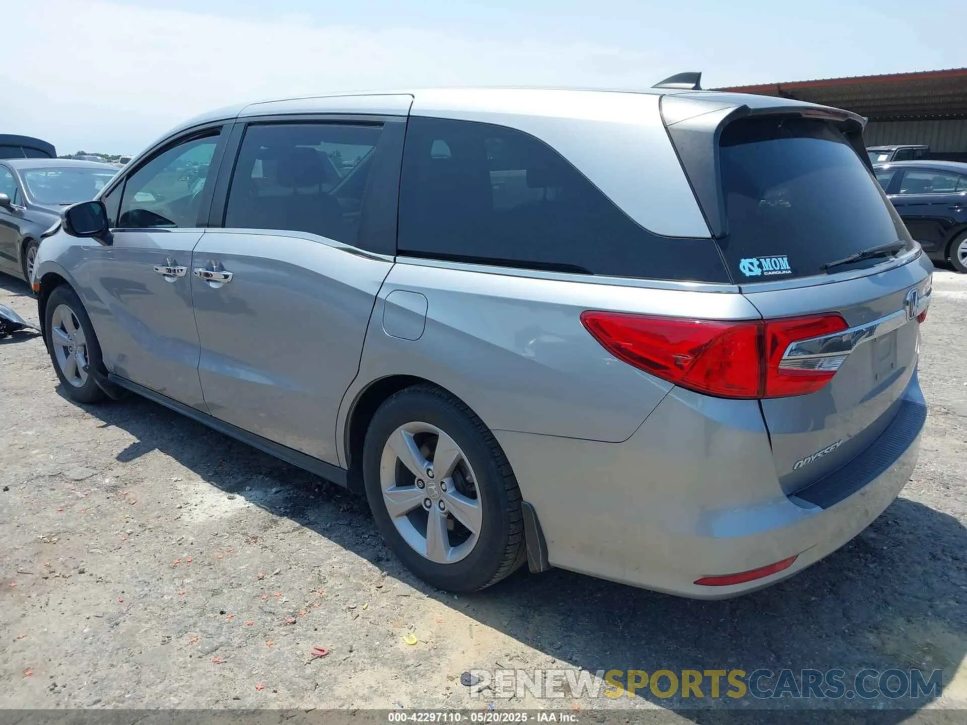 3 Photograph of a damaged car 5FNRL6H72KB083499 HONDA ODYSSEY 2019