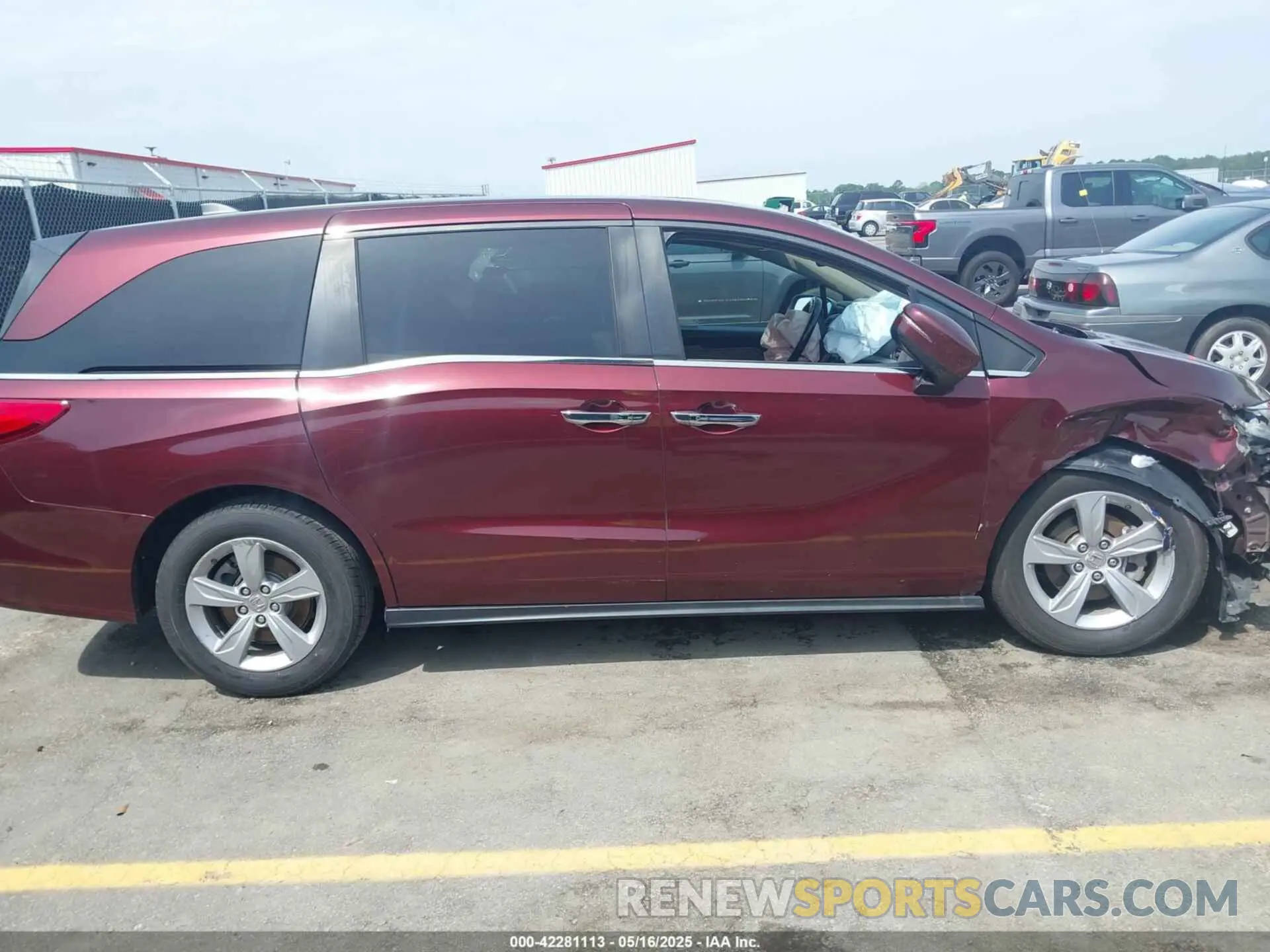 12 Photograph of a damaged car 5FNRL6H73KB050592 HONDA ODYSSEY 2019