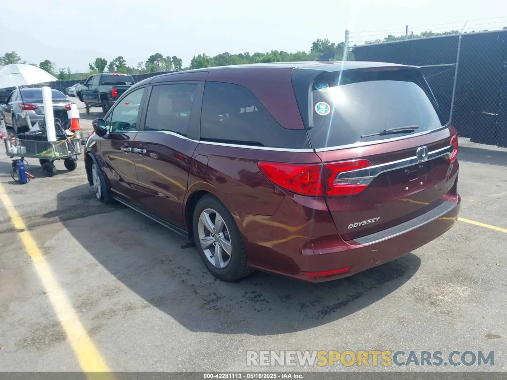 3 Photograph of a damaged car 5FNRL6H73KB050592 HONDA ODYSSEY 2019