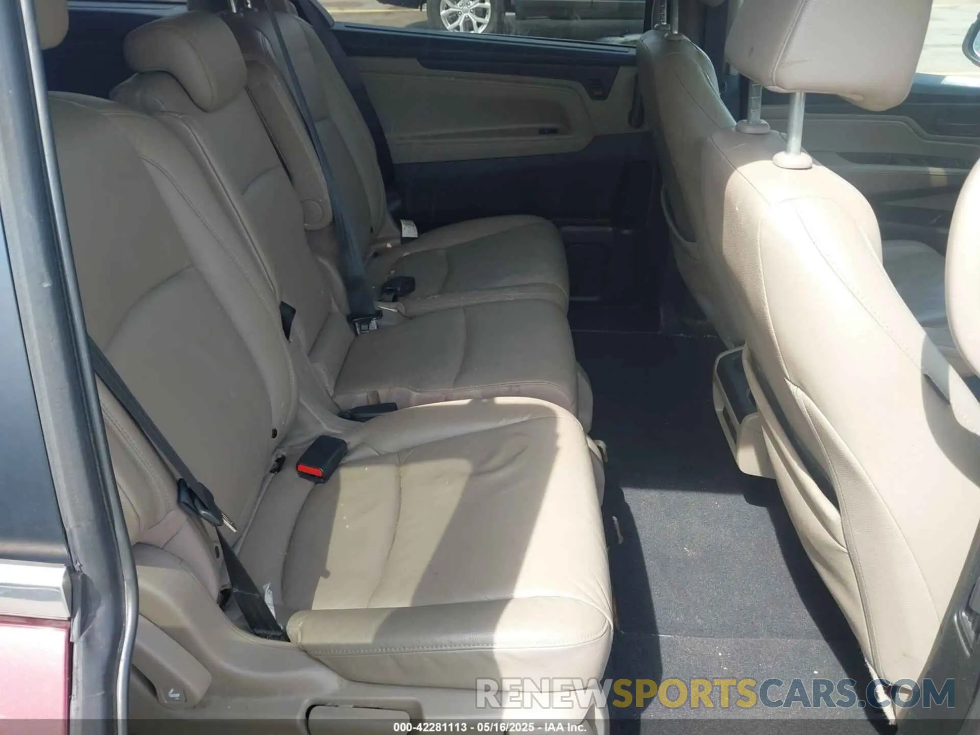 8 Photograph of a damaged car 5FNRL6H73KB050592 HONDA ODYSSEY 2019