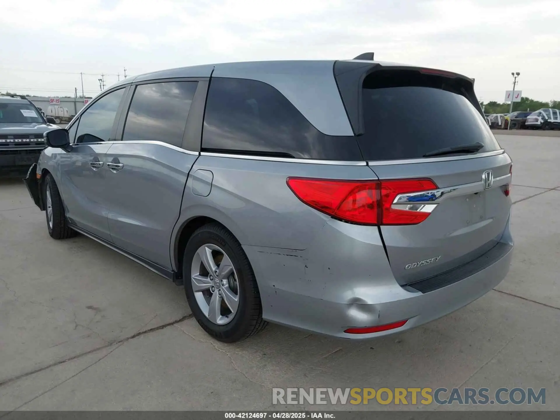 3 Photograph of a damaged car 5FNRL6H73KB130068 HONDA ODYSSEY 2019