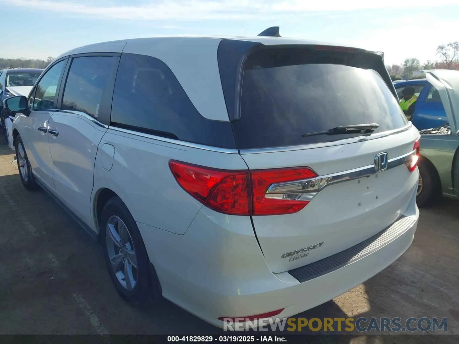 3 Фотография поврежденного автомобиля 5FNRL6H76KB090410 HONDA ODYSSEY 2019