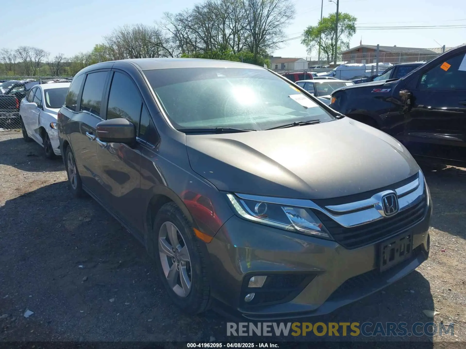 1 Photograph of a damaged car 5FNRL6H78KB115260 HONDA ODYSSEY 2019