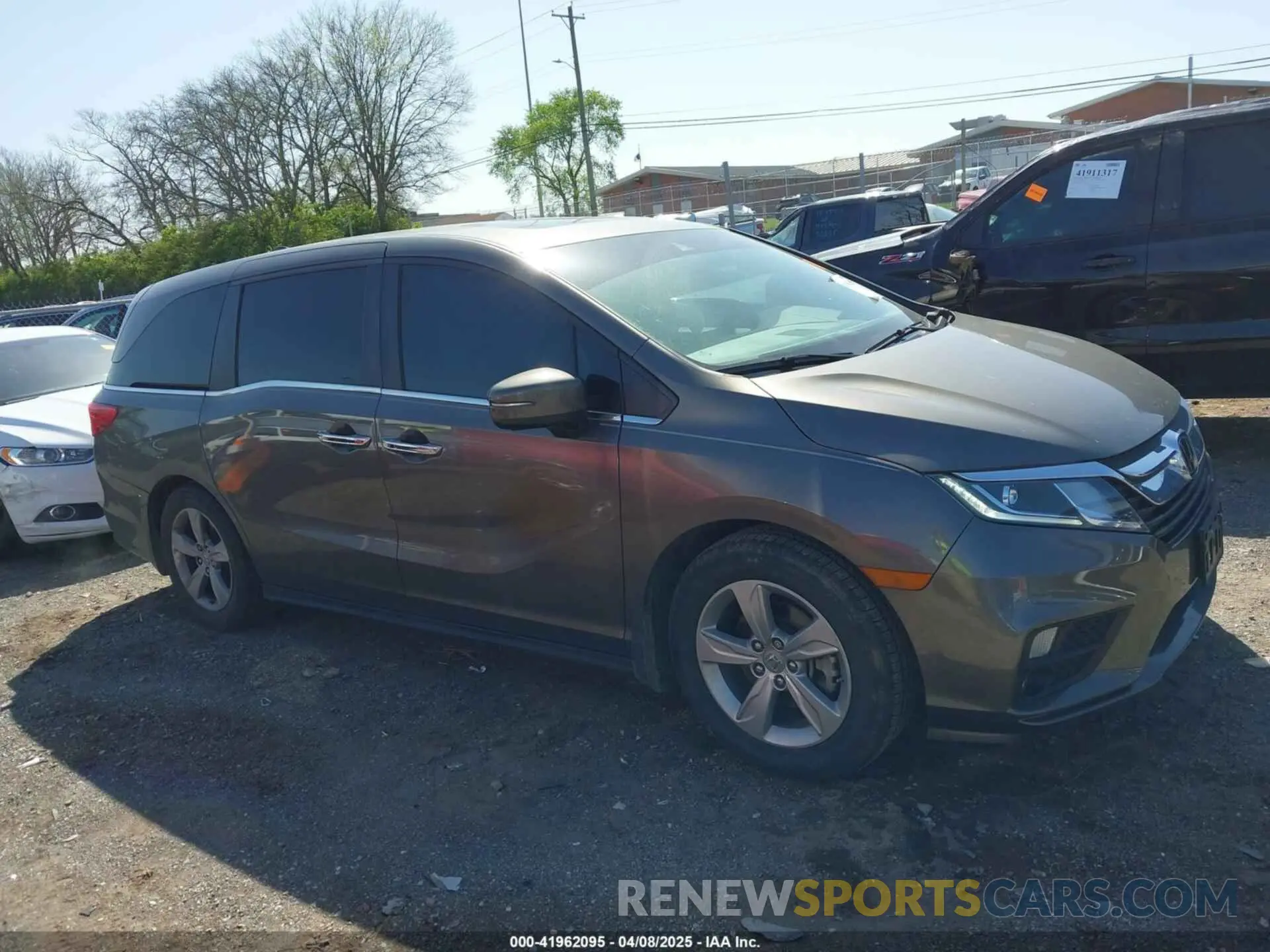 13 Photograph of a damaged car 5FNRL6H78KB115260 HONDA ODYSSEY 2019