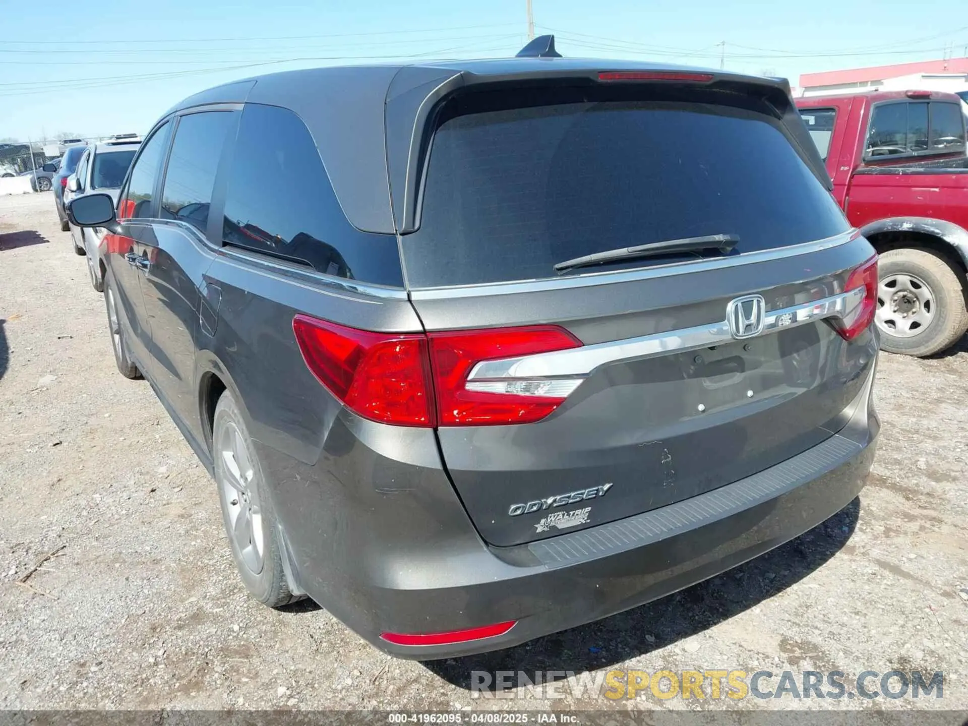 3 Photograph of a damaged car 5FNRL6H78KB115260 HONDA ODYSSEY 2019