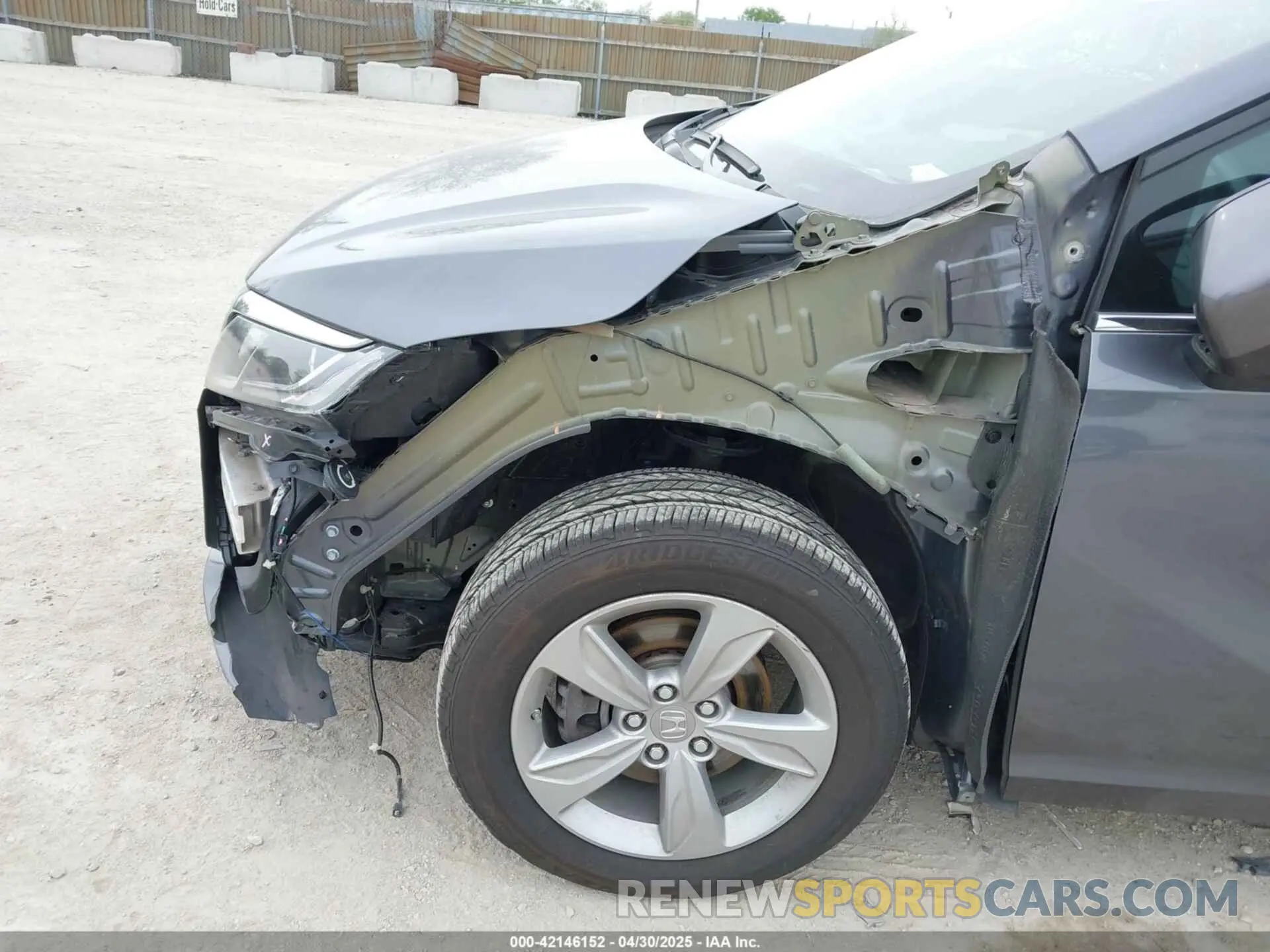 18 Photograph of a damaged car 5FNRL6H7XKB115938 HONDA ODYSSEY 2019