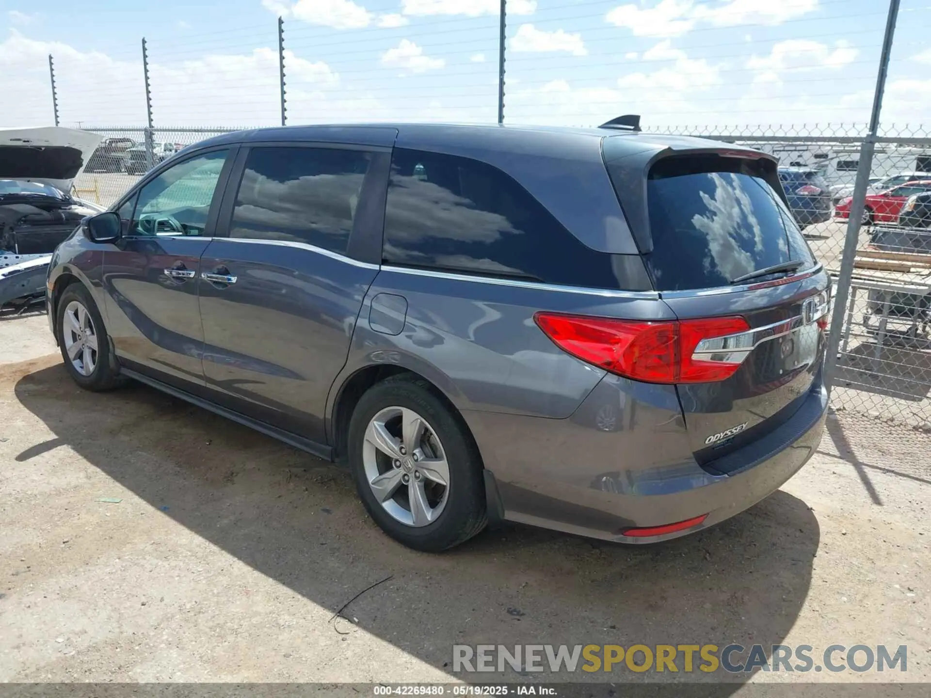 3 Photograph of a damaged car 5FNRL6H7XKB132609 HONDA ODYSSEY 2019