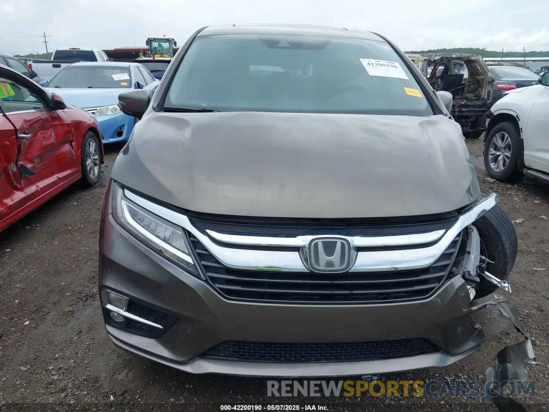 13 Photograph of a damaged car 5FNRL6H81KB038790 HONDA ODYSSEY 2019
