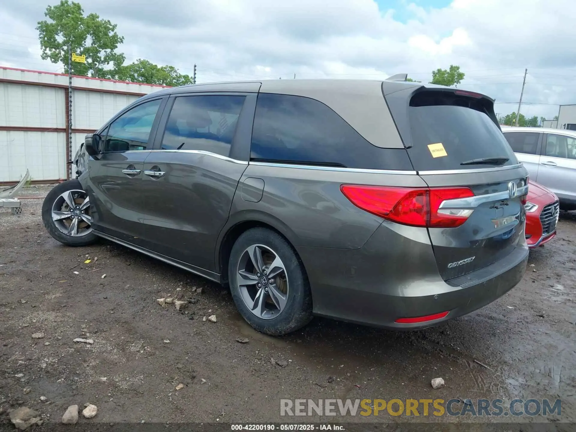3 Photograph of a damaged car 5FNRL6H81KB038790 HONDA ODYSSEY 2019