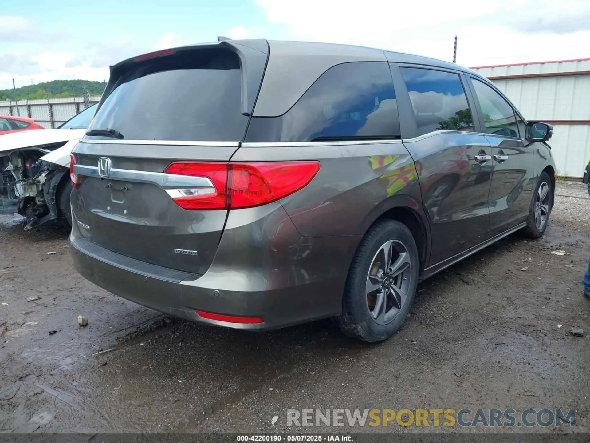 4 Photograph of a damaged car 5FNRL6H81KB038790 HONDA ODYSSEY 2019