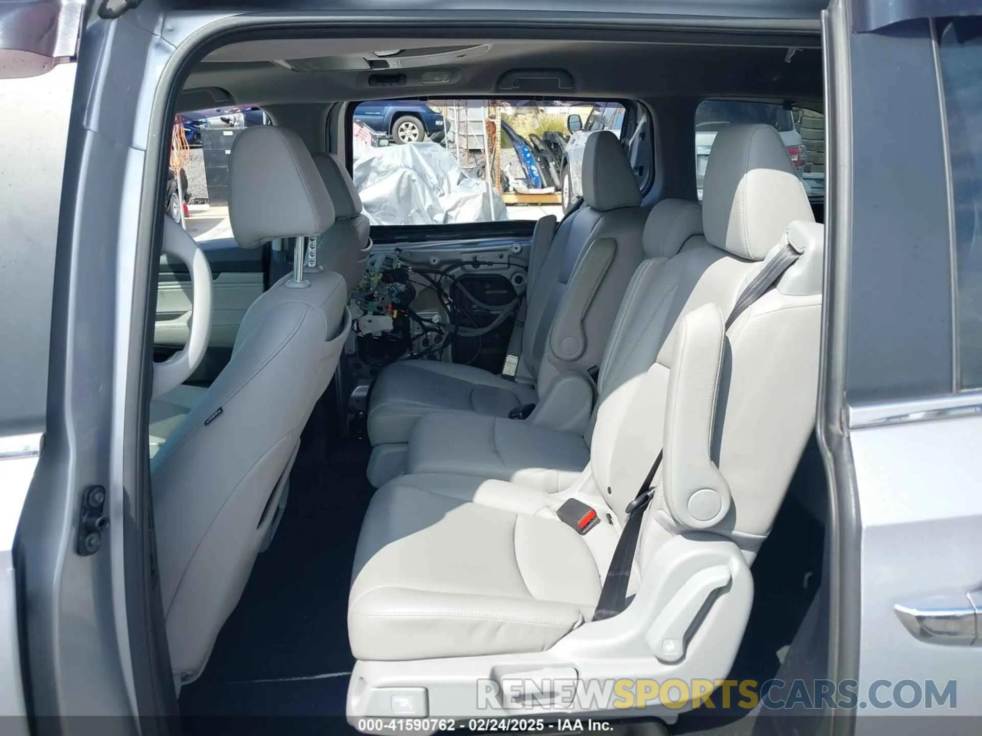 8 Фотография поврежденного автомобиля 5FNRL6H81KB070459 HONDA ODYSSEY 2019