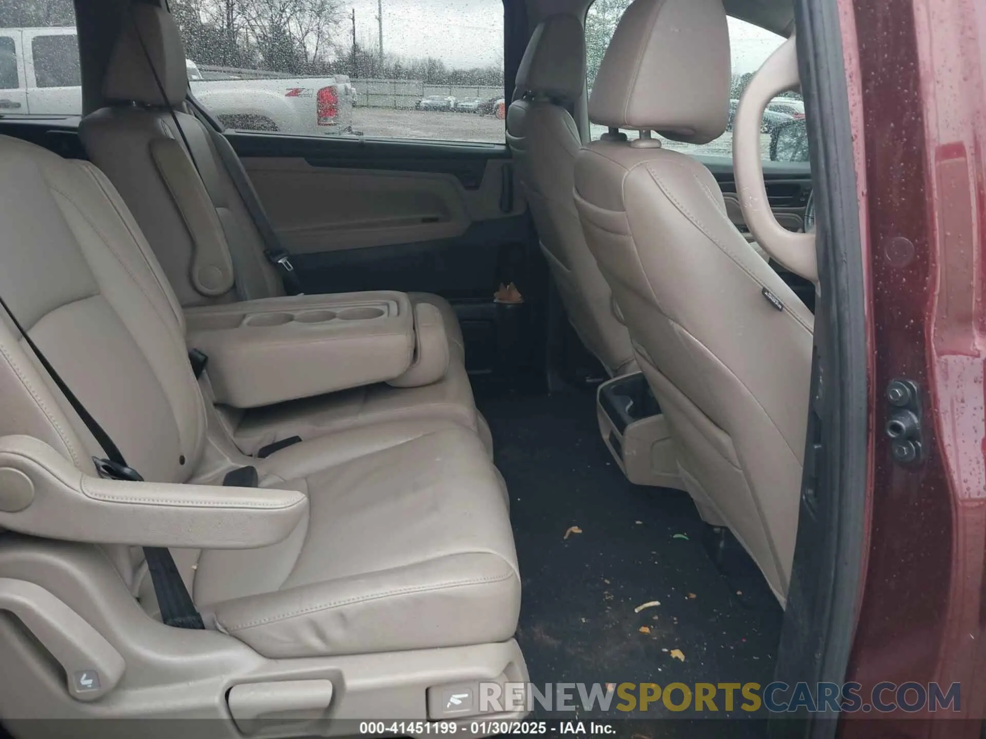 8 Photograph of a damaged car 5FNRL6H82KB060023 HONDA ODYSSEY 2019
