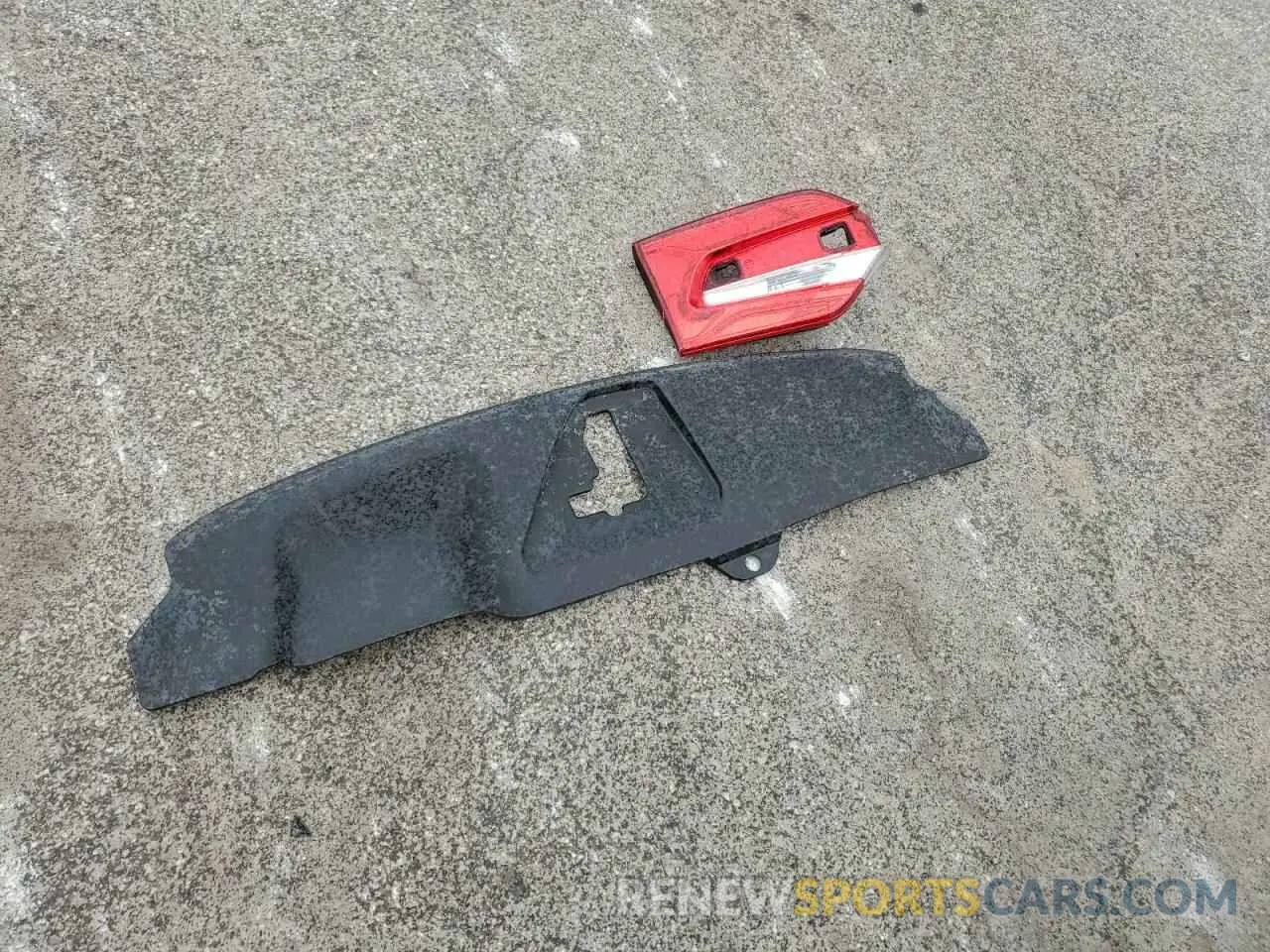 13 Photograph of a damaged car 5FNRL6H90KB114038 HONDA ODYSSEY 2019