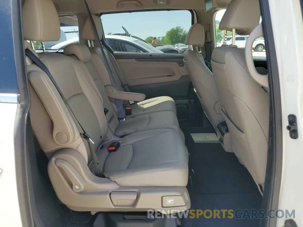 11 Photograph of a damaged car 5FNRL6H92KB022588 HONDA ODYSSEY 2019