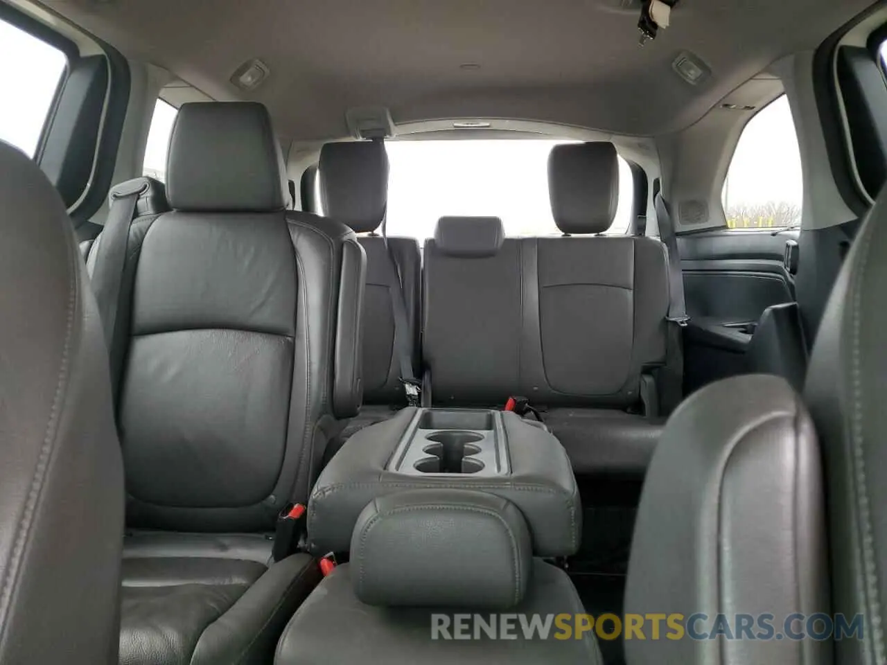 10 Photograph of a damaged car 5FNRL6H93KB069516 HONDA ODYSSEY 2019