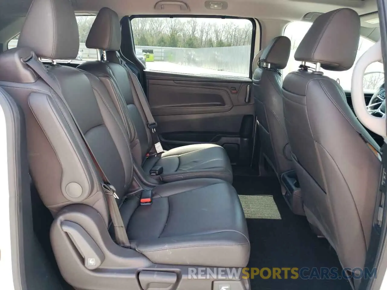 11 Photograph of a damaged car 5FNRL6H94KB067337 HONDA ODYSSEY 2019