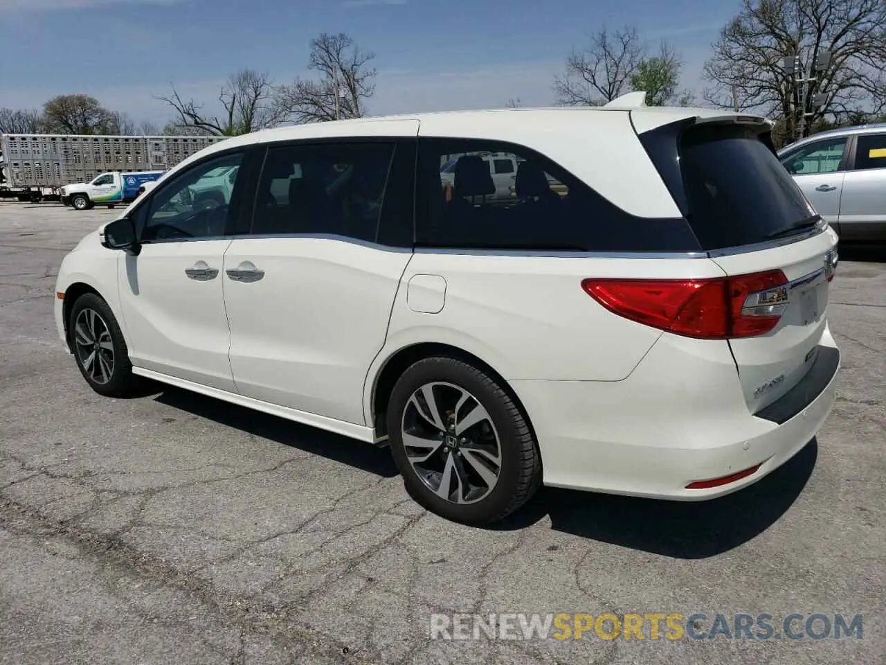 2 Photograph of a damaged car 5FNRL6H94KB067337 HONDA ODYSSEY 2019