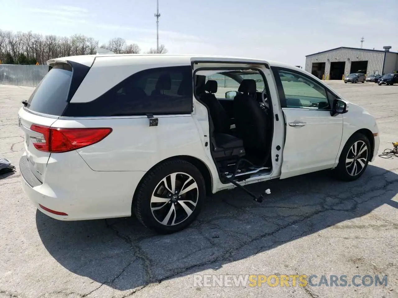 3 Photograph of a damaged car 5FNRL6H94KB067337 HONDA ODYSSEY 2019
