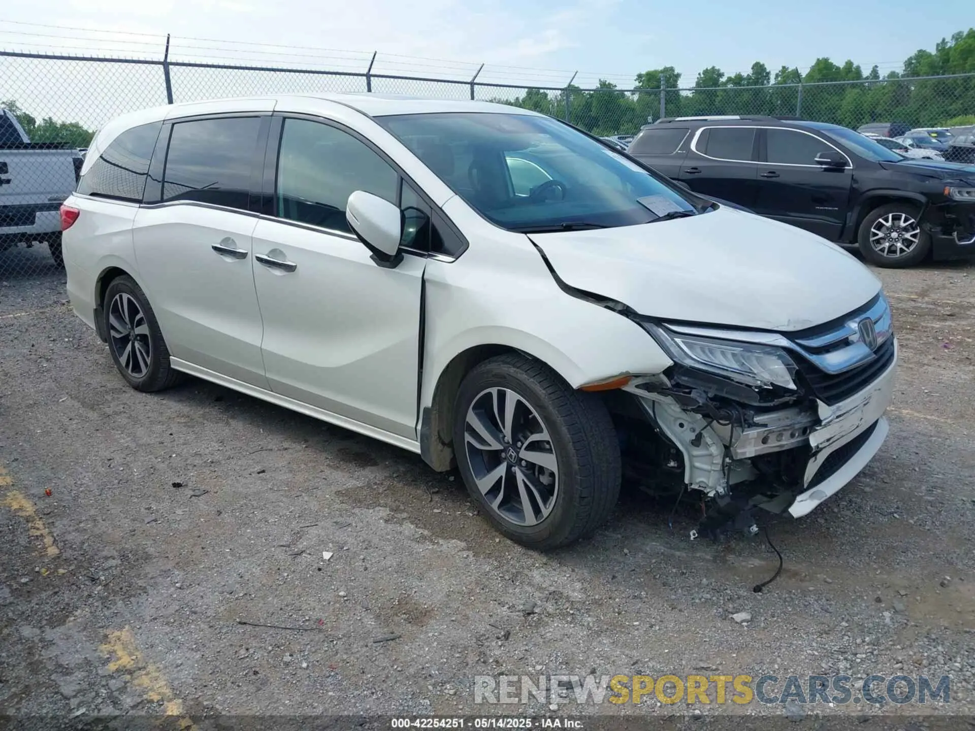 1 Photograph of a damaged car 5FNRL6H95KB047758 HONDA ODYSSEY 2019