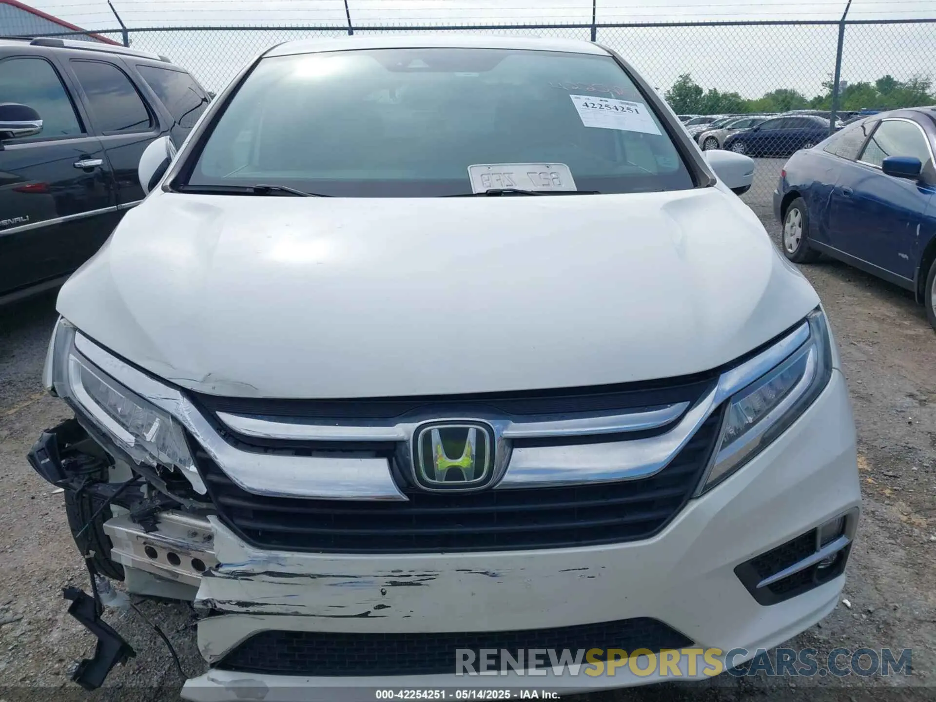 12 Photograph of a damaged car 5FNRL6H95KB047758 HONDA ODYSSEY 2019