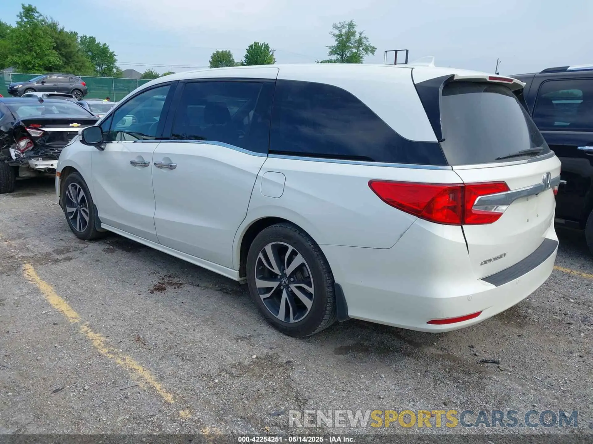 3 Photograph of a damaged car 5FNRL6H95KB047758 HONDA ODYSSEY 2019