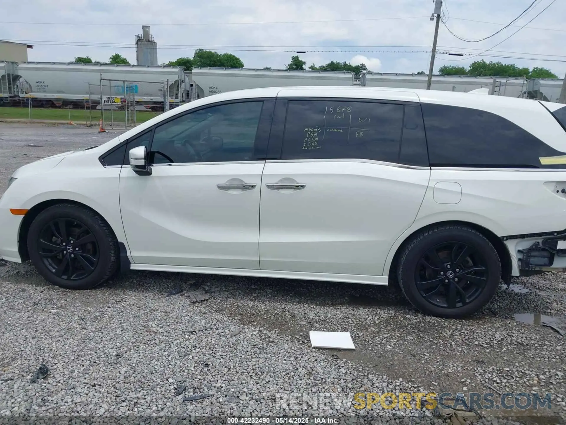 15 Photograph of a damaged car 5FNRL6H95KB104816 HONDA ODYSSEY 2019