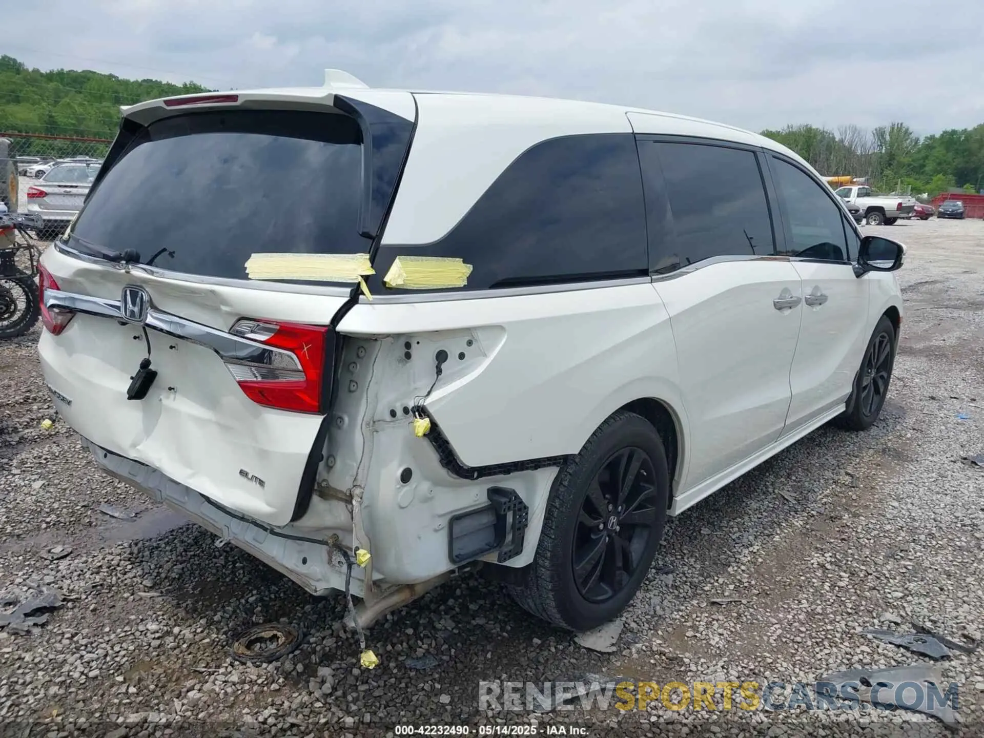 4 Photograph of a damaged car 5FNRL6H95KB104816 HONDA ODYSSEY 2019