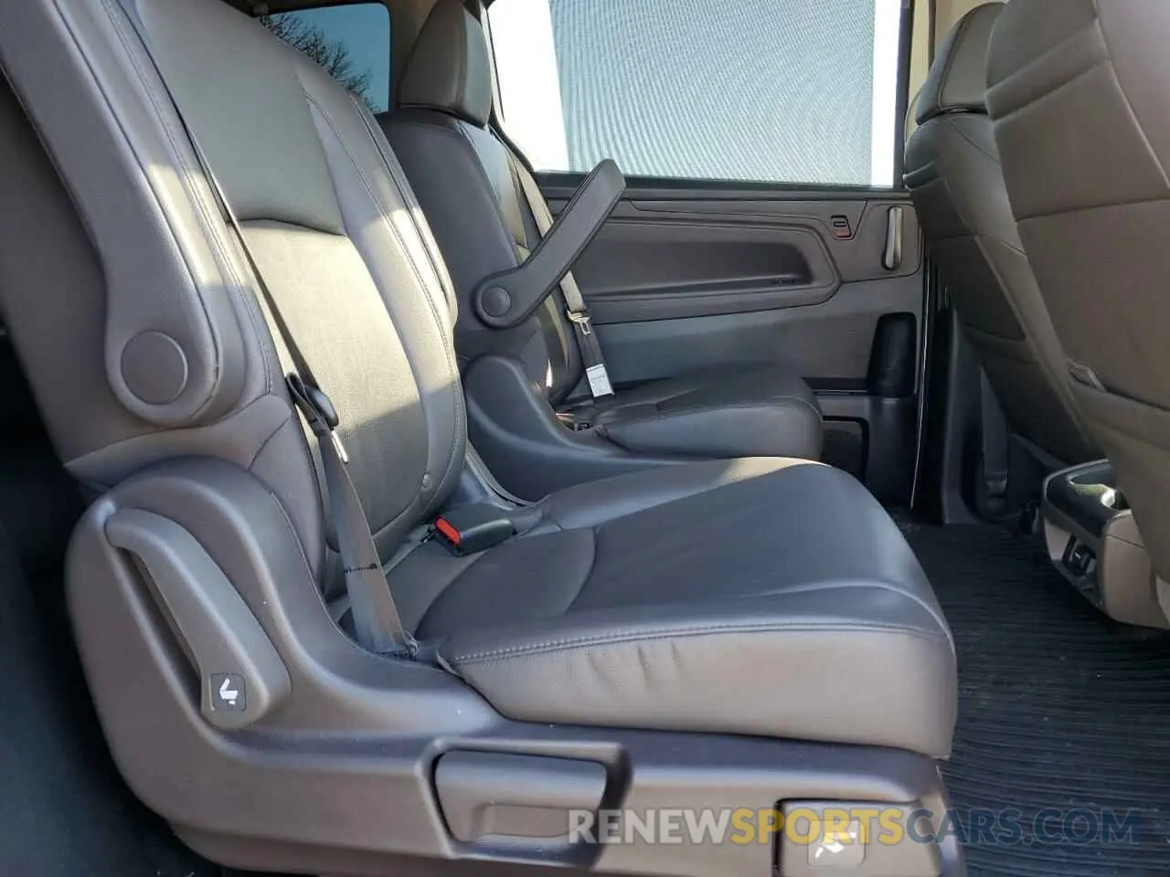 11 Фотография поврежденного автомобиля 5FNRL6H98KB004399 HONDA ODYSSEY 2019