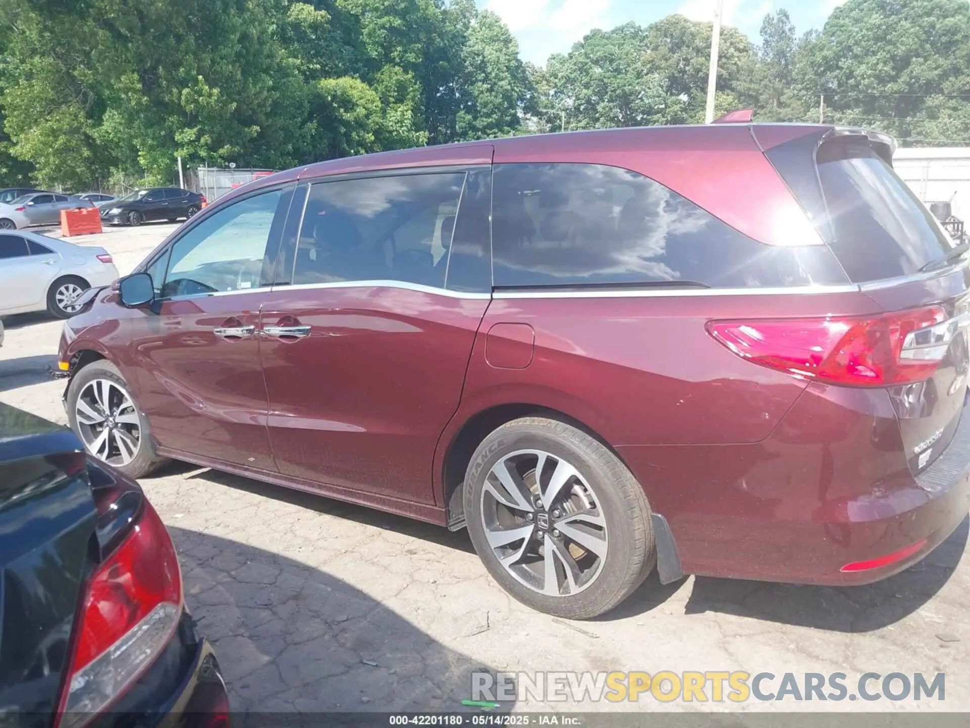 14 Photograph of a damaged car 5FNRL6H98KB027441 HONDA ODYSSEY 2019