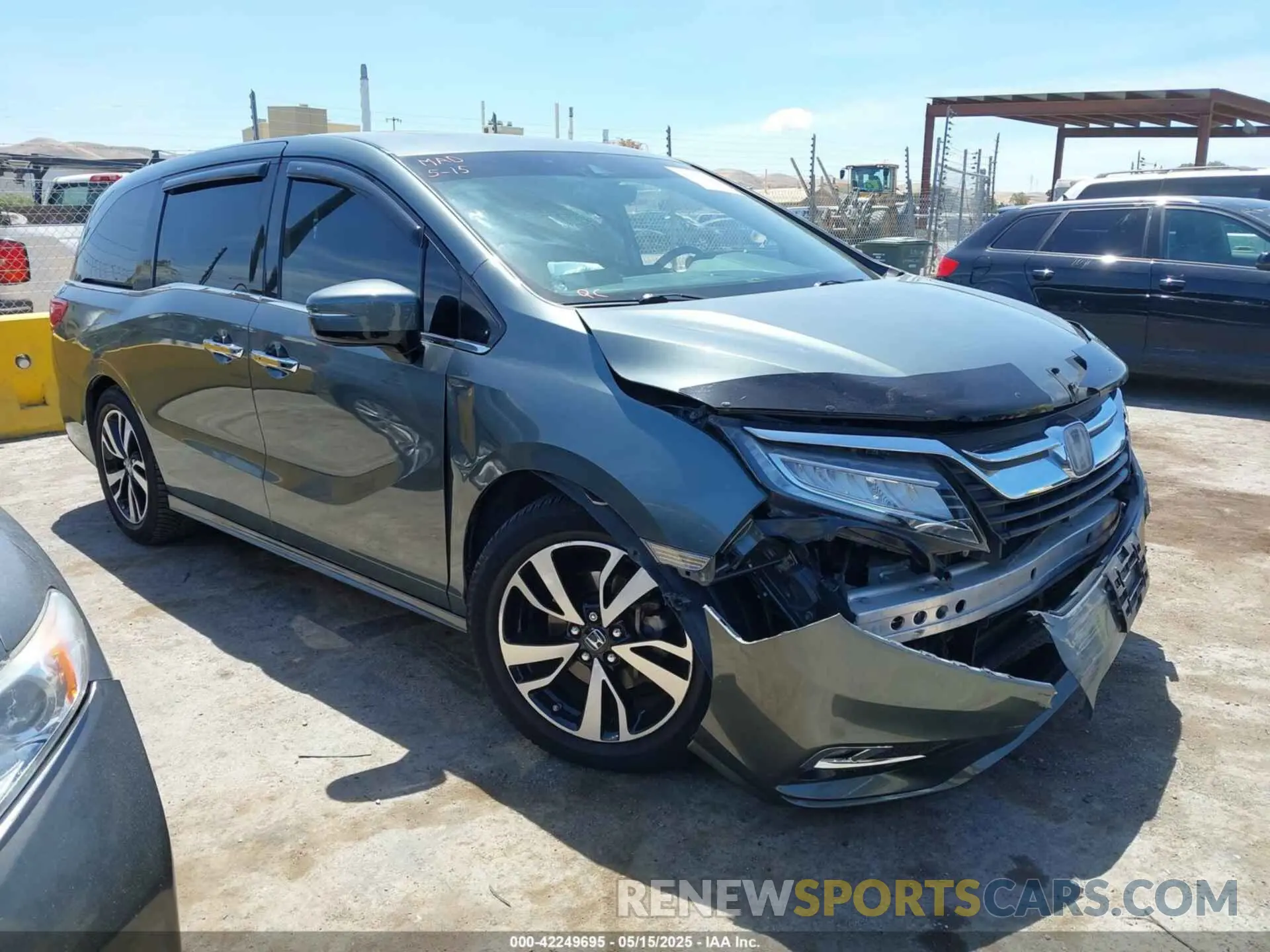 1 Photograph of a damaged car 5FNRL6H98KB097554 HONDA ODYSSEY 2019