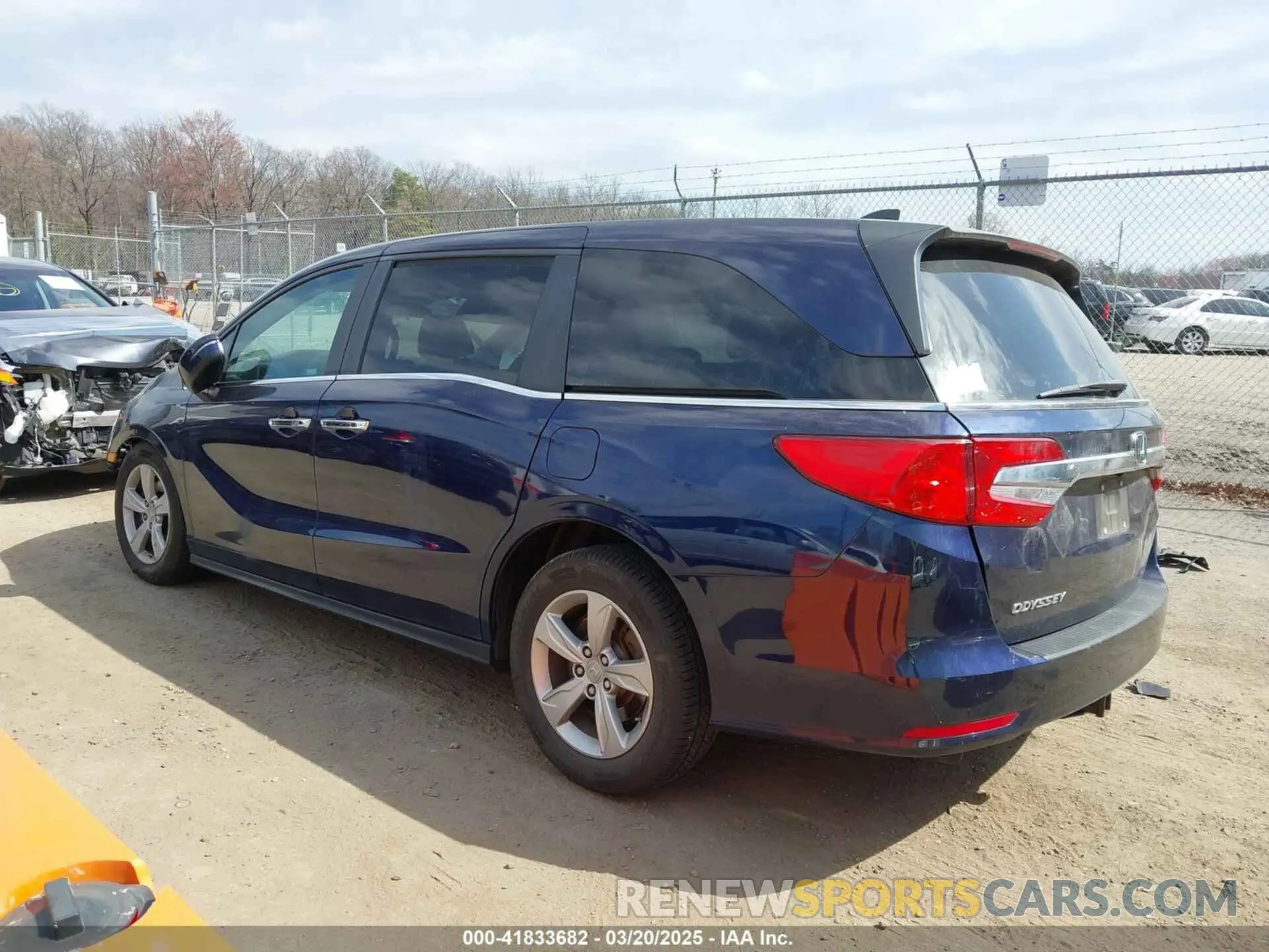 3 Photograph of a damaged car 5FNRL6H53LB027961 HONDA ODYSSEY 2020
