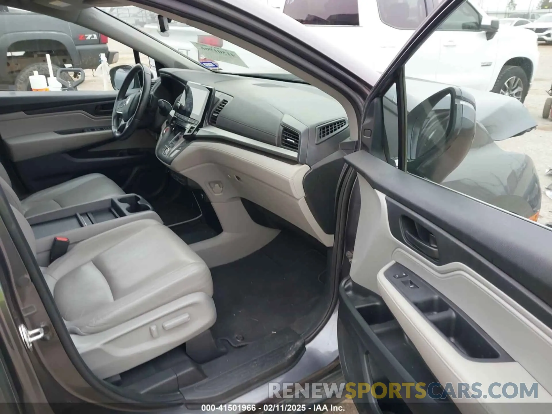 5 Photograph of a damaged car 5FNRL6H77LB066781 HONDA ODYSSEY 2020