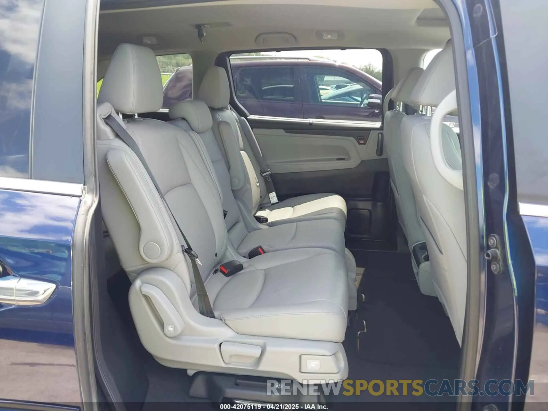8 Photograph of a damaged car 5FNRL6H79LB039226 HONDA ODYSSEY 2020