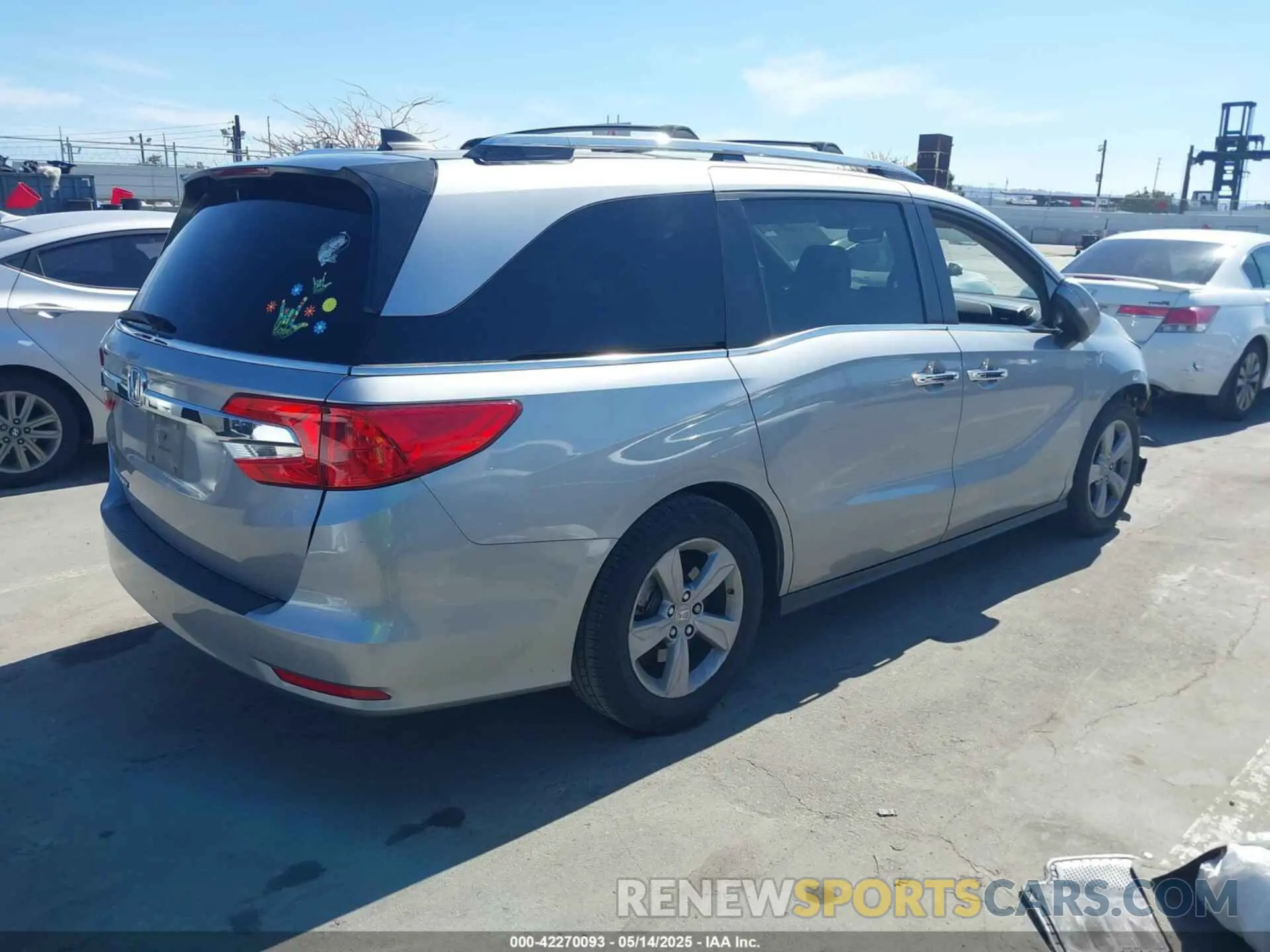 4 Photograph of a damaged car 5FNRL6H79LB048976 HONDA ODYSSEY 2020