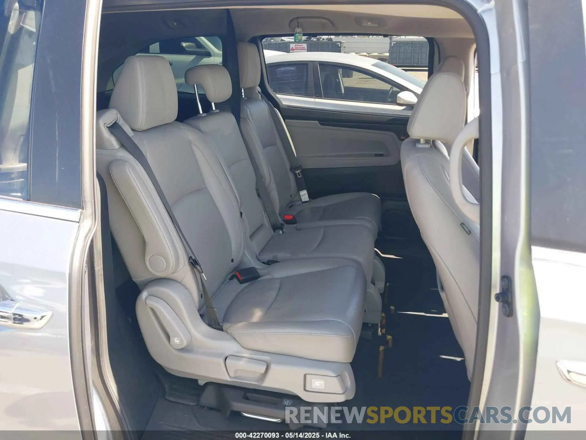 8 Photograph of a damaged car 5FNRL6H79LB048976 HONDA ODYSSEY 2020