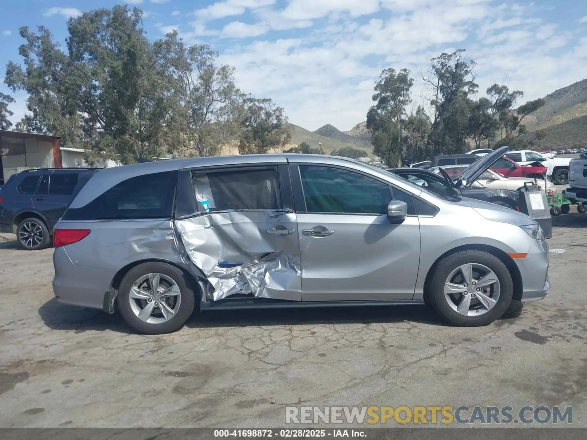 13 Photograph of a damaged car 5FNRL6H7XLB017154 HONDA ODYSSEY 2020