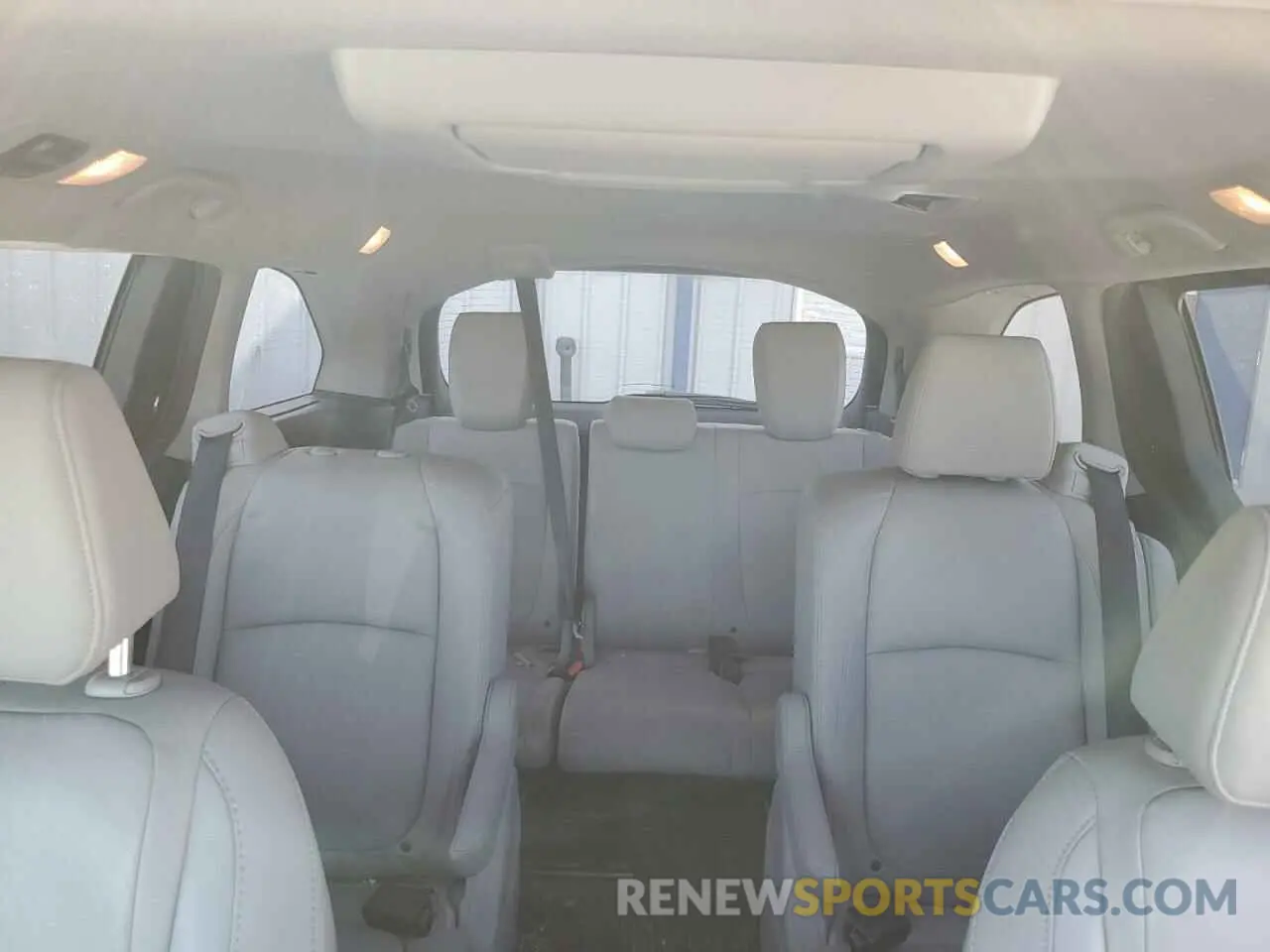 10 Photograph of a damaged car 5FNRL6H84LB015733 HONDA ODYSSEY 2020