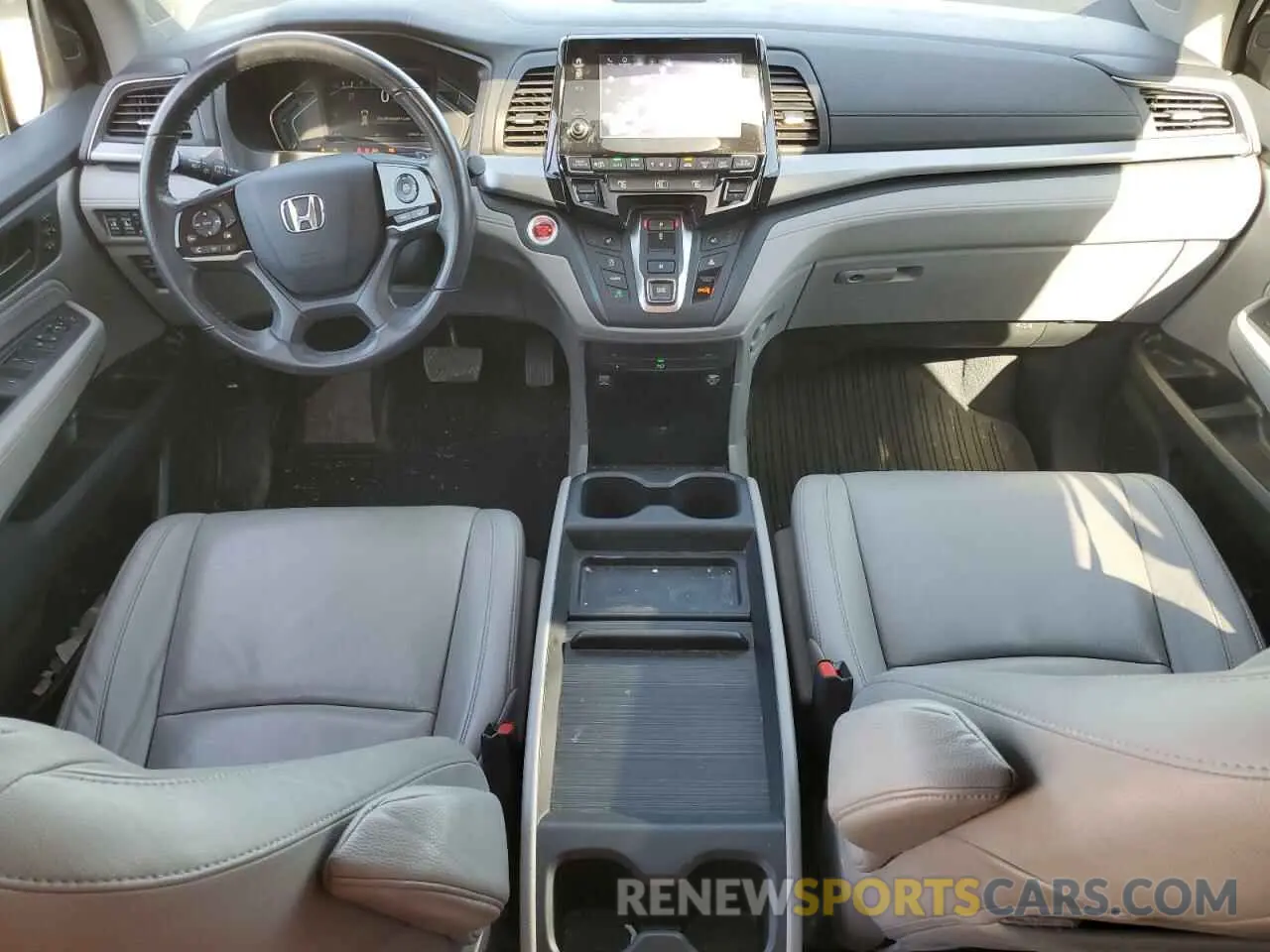8 Photograph of a damaged car 5FNRL6H84LB015733 HONDA ODYSSEY 2020