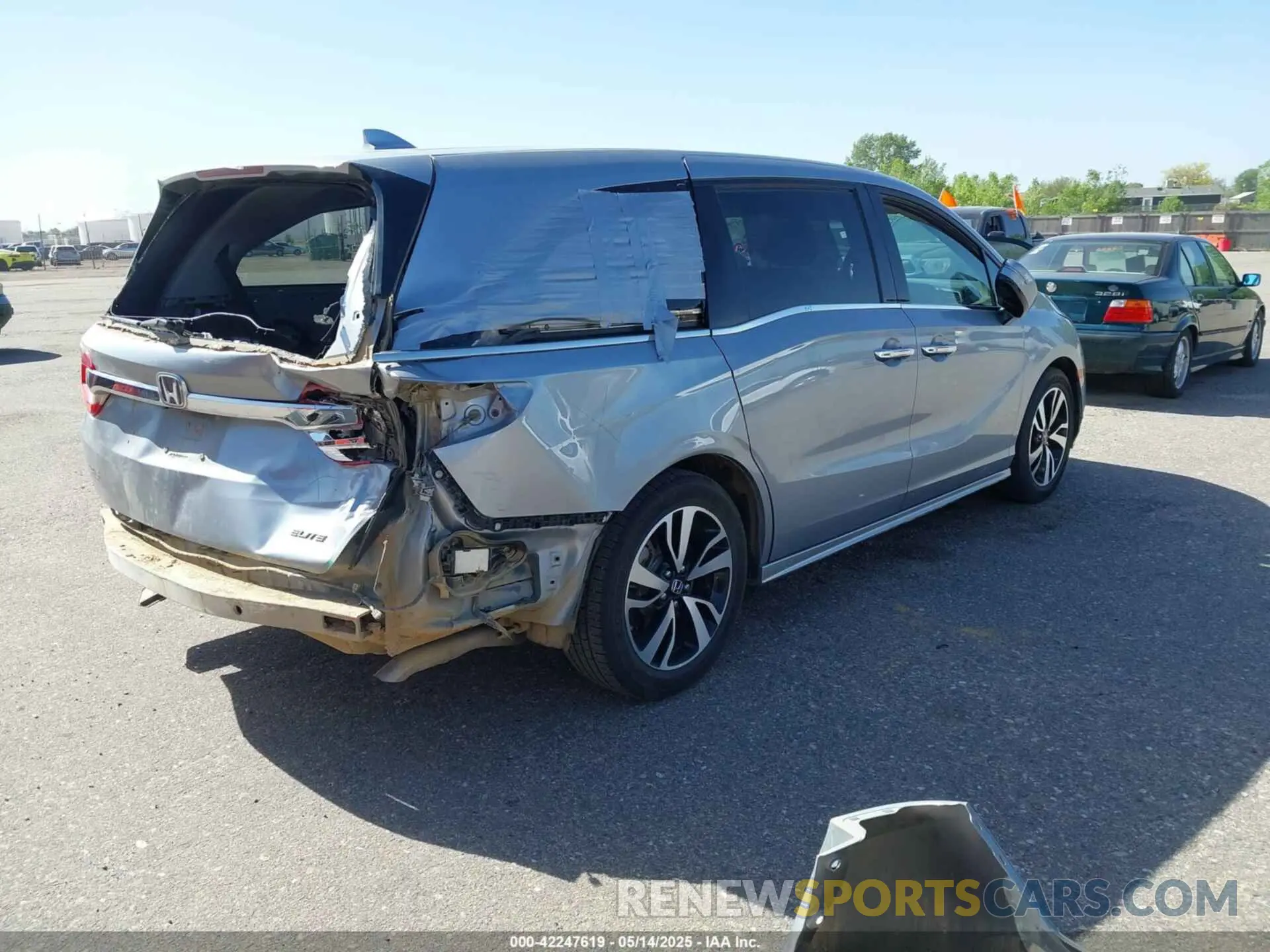 4 Photograph of a damaged car 5FNRL6H91LB001846 HONDA ODYSSEY 2020