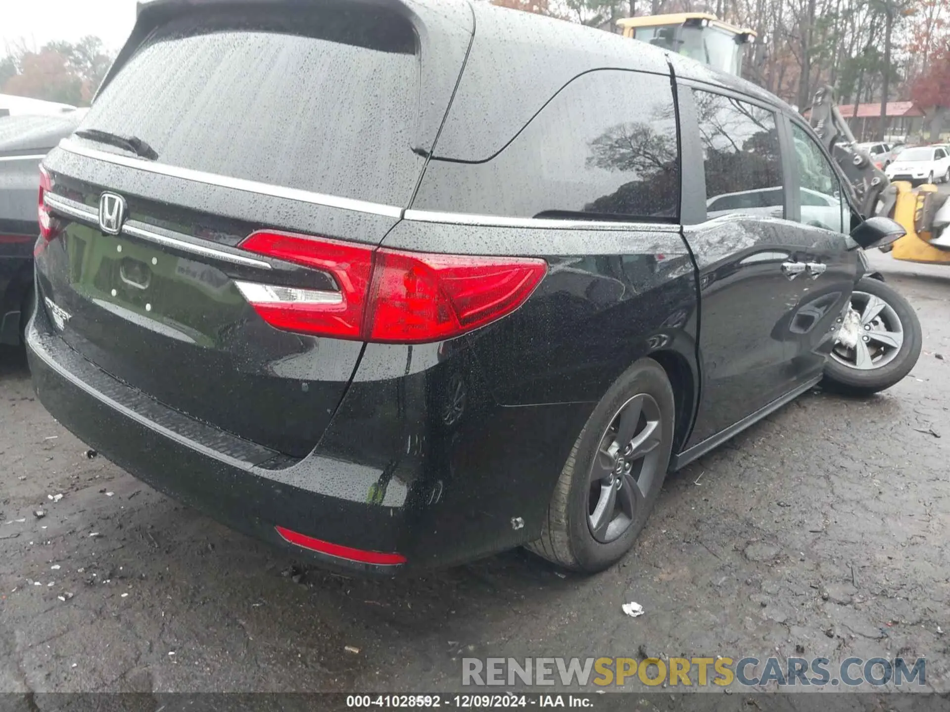 4 Photograph of a damaged car 5FNRL6H53MB010305 HONDA ODYSSEY 2021