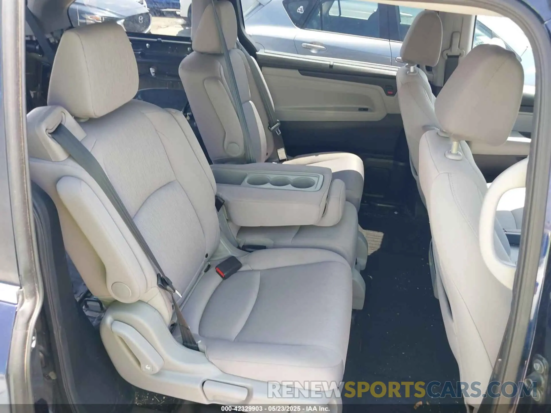 8 Photograph of a damaged car 5FNRL6H5XMB033855 HONDA ODYSSEY 2021