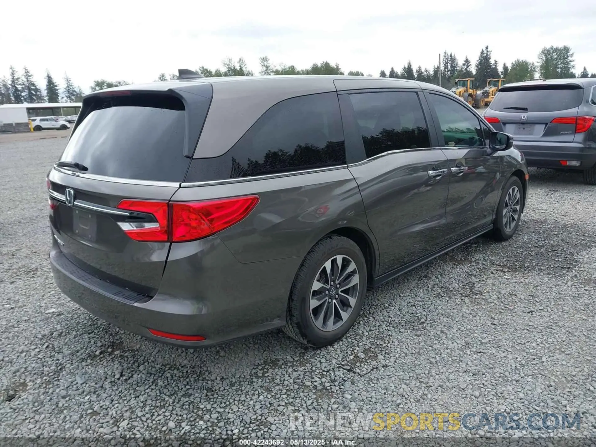4 Photograph of a damaged car 5FNRL6H77MB017226 HONDA ODYSSEY 2021