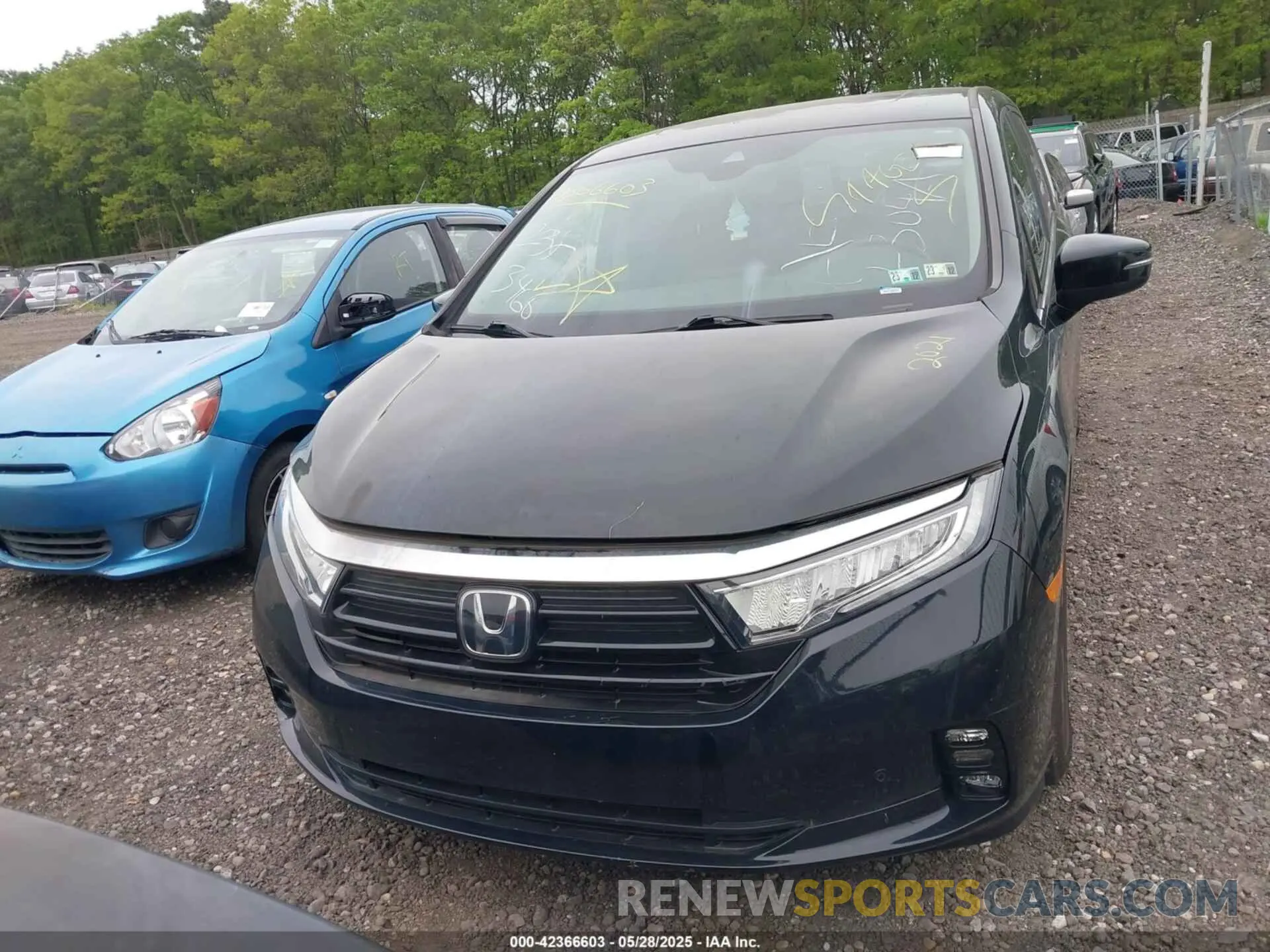 11 Photograph of a damaged car 5FNRL6H82MB002545 HONDA ODYSSEY 2021