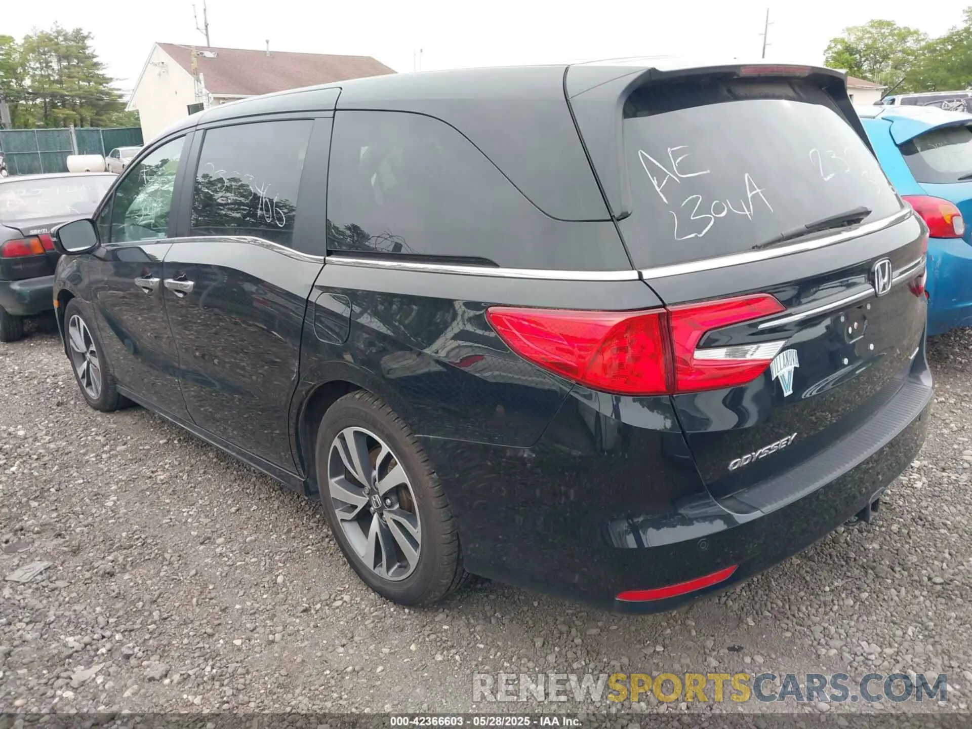 13 Photograph of a damaged car 5FNRL6H82MB002545 HONDA ODYSSEY 2021