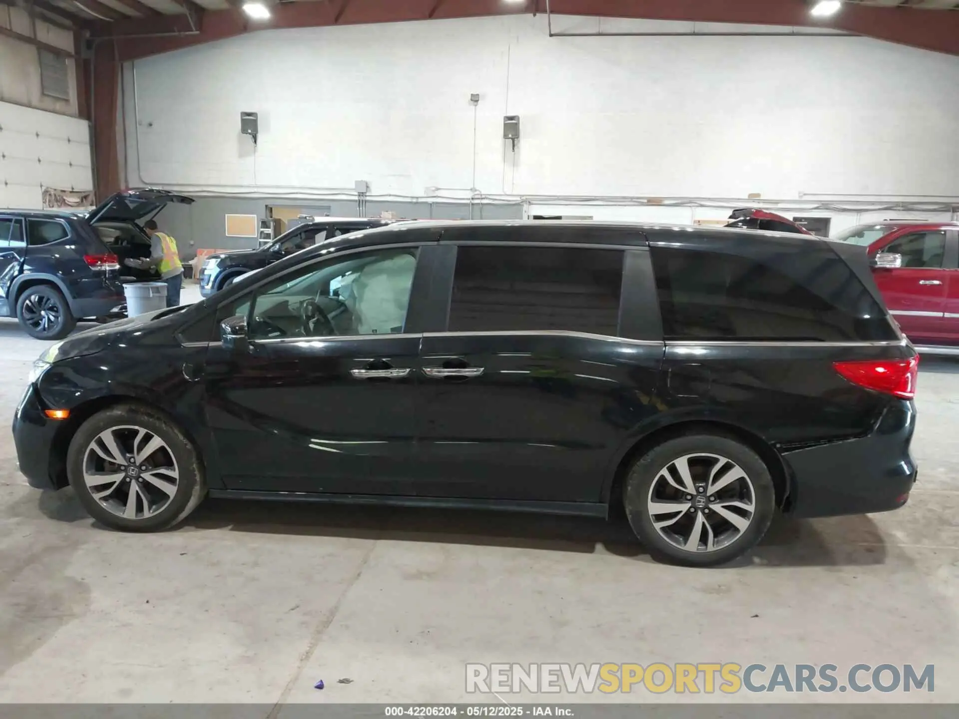 14 Photograph of a damaged car 5FNRL6H83MB028264 HONDA ODYSSEY 2021