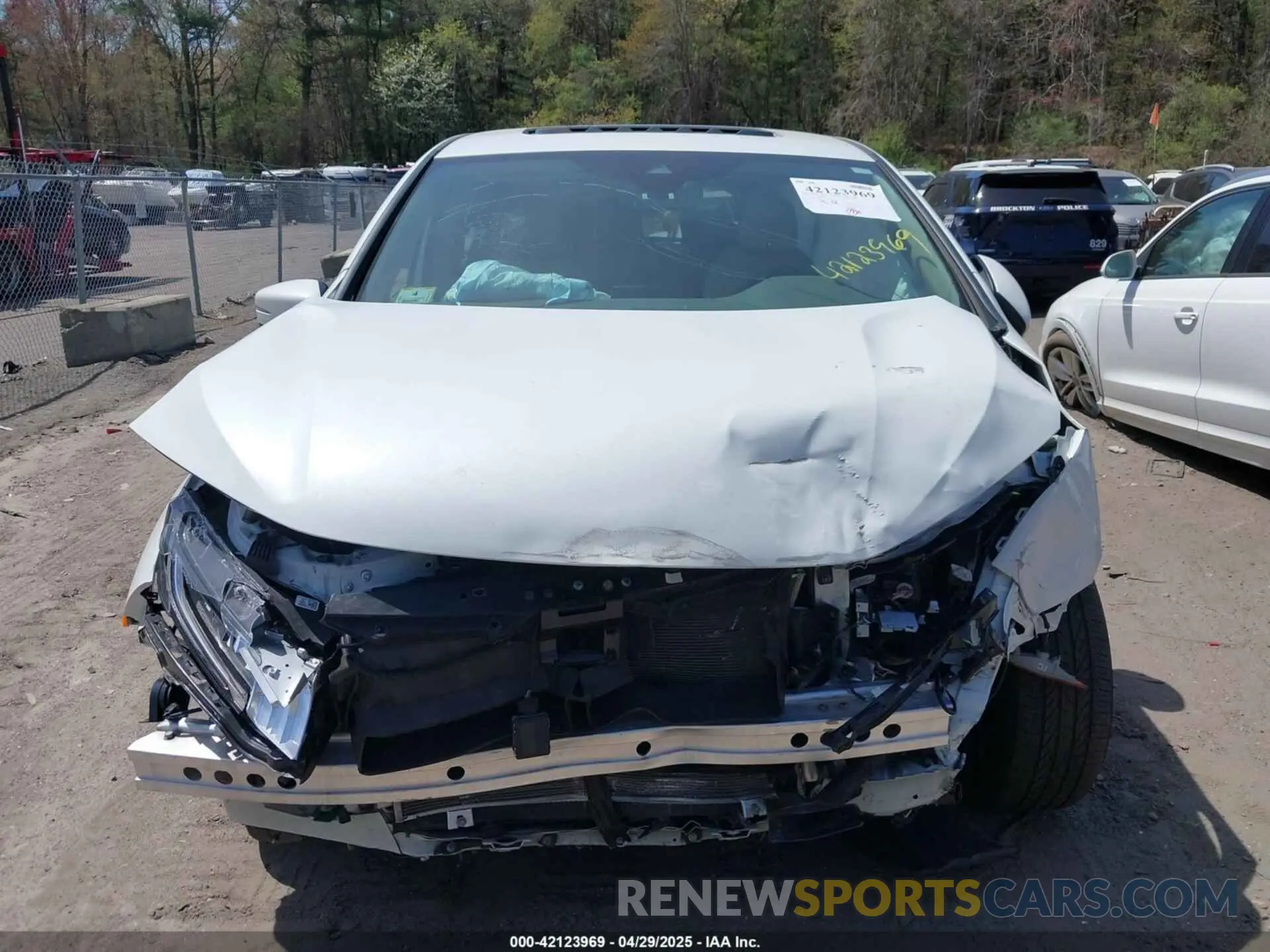 12 Photograph of a damaged car 5FNRL6H70NB061716 HONDA ODYSSEY 2022
