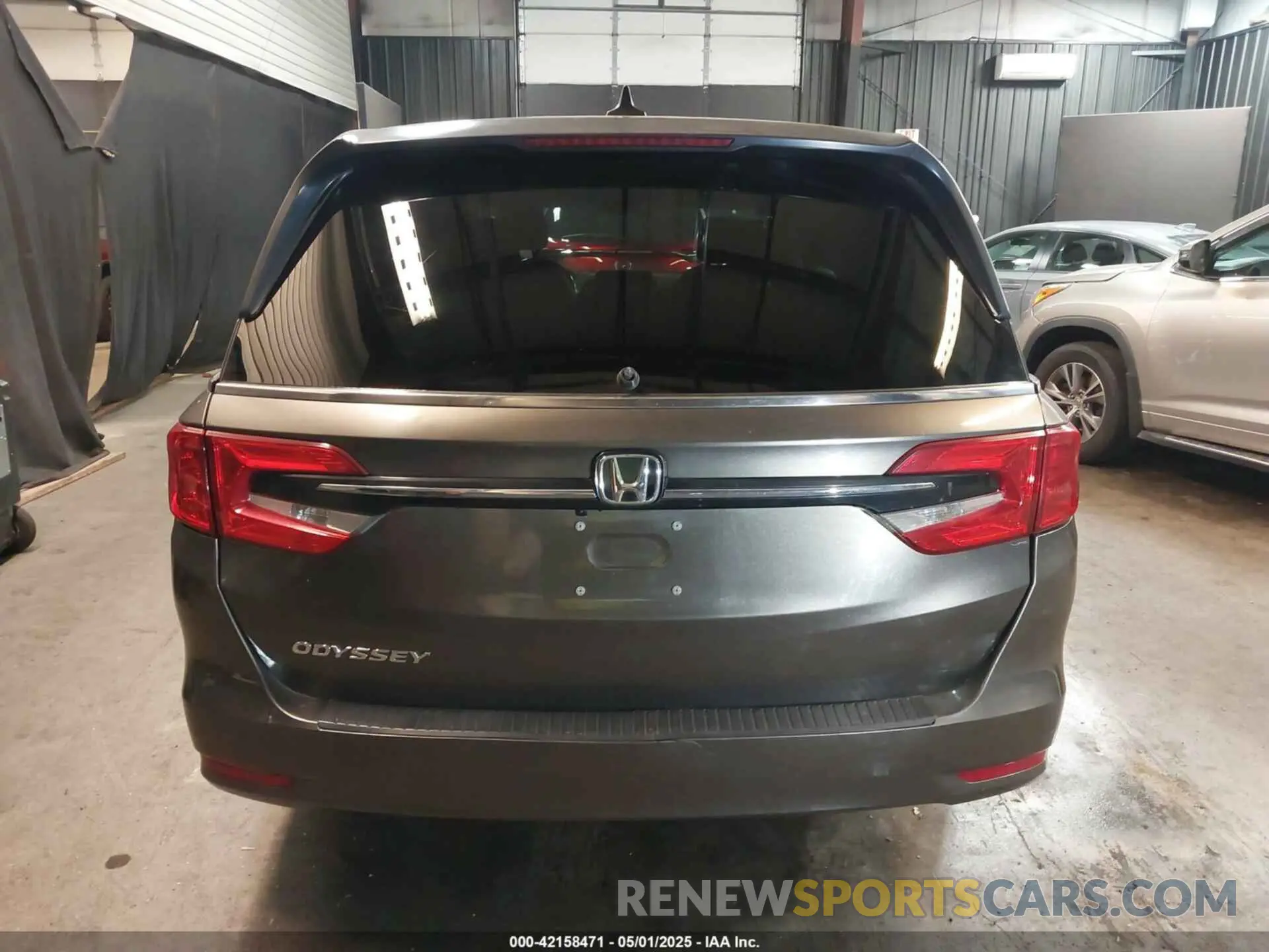 17 Photograph of a damaged car 5FNRL6H70NB062848 HONDA ODYSSEY 2022