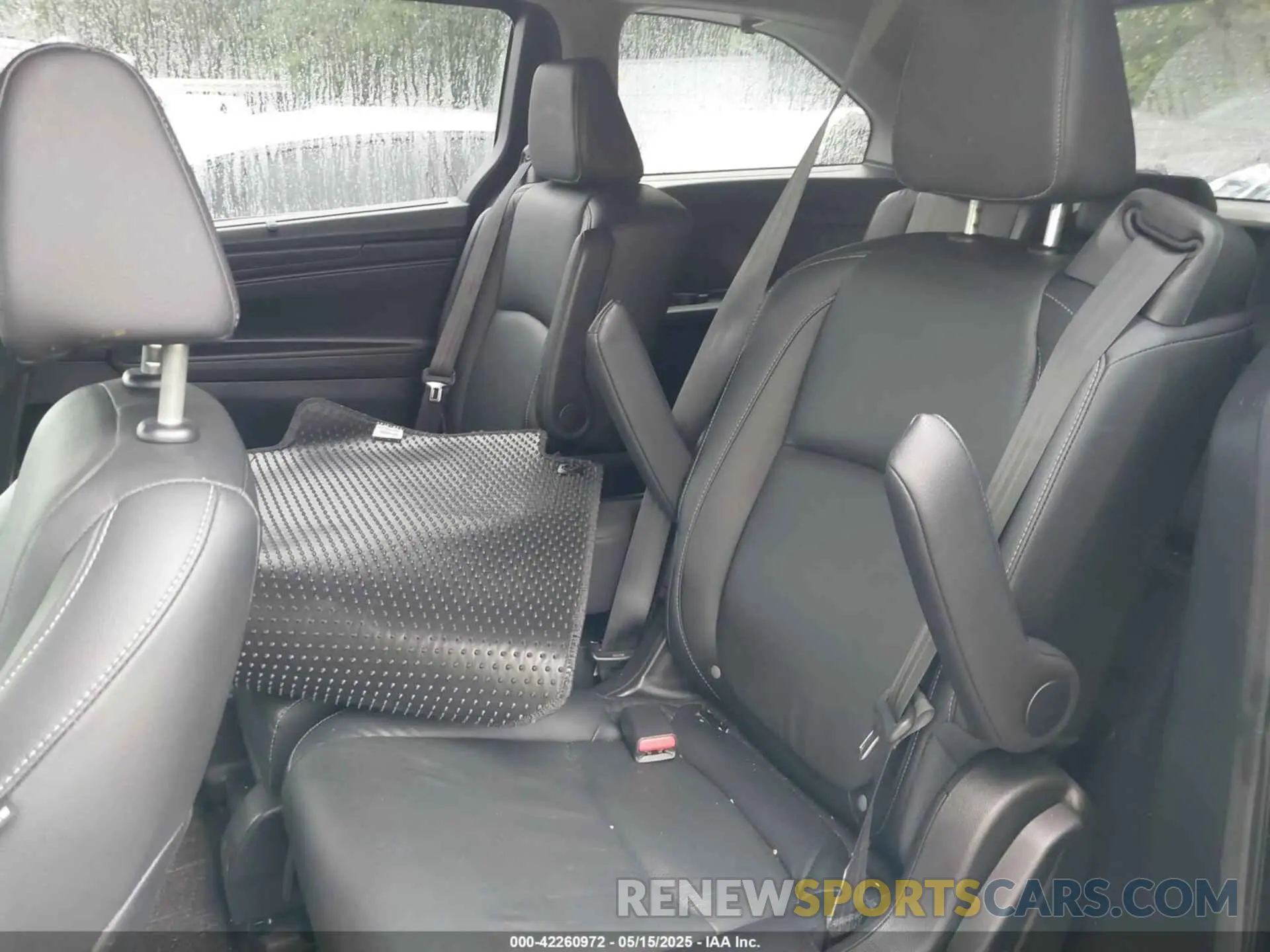 8 Photograph of a damaged car 5FNRL6H77NB018068 HONDA ODYSSEY 2022